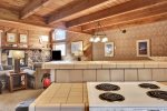 Mammoth Lakes Vacation Rental Snowflower 6 - Loft with 2 Twin Beds and 1 Queen Bed